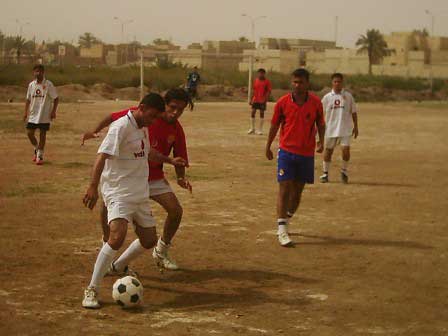 استمرت اليوم بطولة الجامعة لكرة القدم بمبارتين  