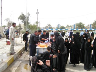 مشاركة طلبة جامعة أهل البيت في المواكب الأربعينية.