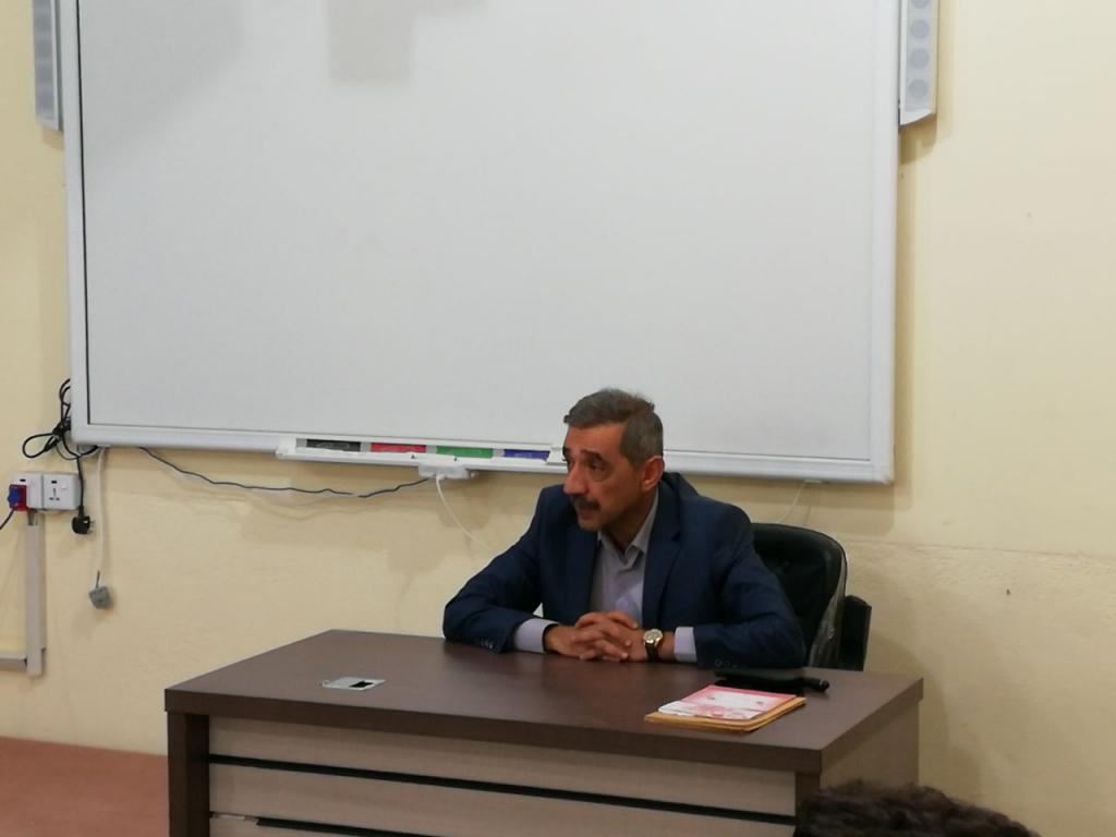 بدأ الدوام الرسمي في كلية الصيدلة في جامعة اهل البيت عليهم السلام 