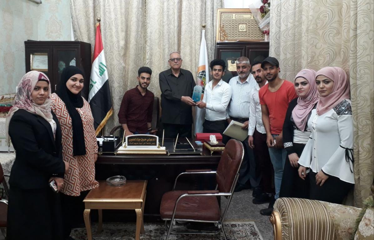 تكريم الطلبة المشاركين في المهرجان الجامعي الثاني للأفلام السينمائية