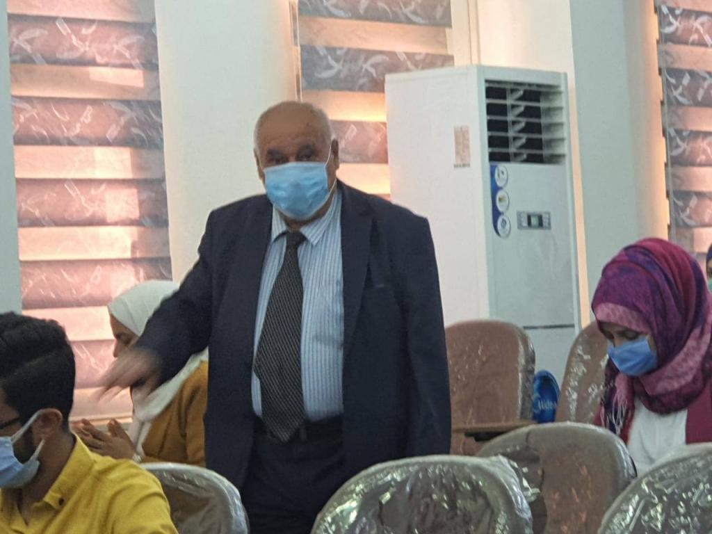 عميد كلية طب الاسنان يتفقد سير امتحانات نصف السنة