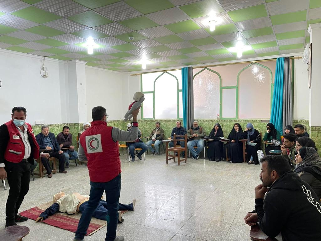 دورة حول الاسعافات الاولية تقيمها جمعية الهلال الاحمر العراقي بالتعاون مع جامعة اهل البيت ع في رحاب الجامعة 