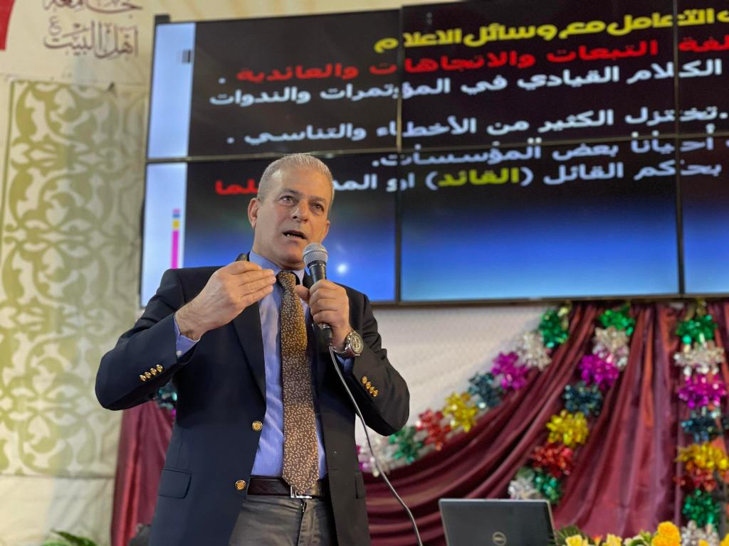 قسم الصحافة يقيم ورشة تدريبية عن الظهور الاعلامي و مهارات التعامل مع وسائل الاعلام يقدمها البروفيسور  الدكتور كامل القيم