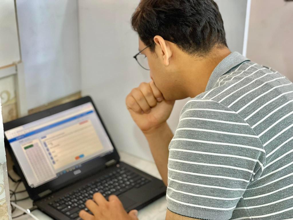 الامتحان التجريبي التقويمي لطلبة الصفوف المنتهية في قسم طب الأسنان