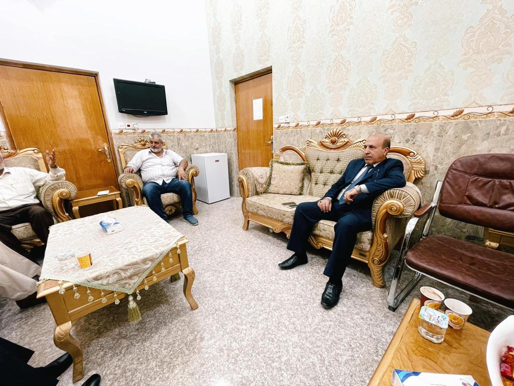 الأستاذ عباس عوده المدير العام لتربية محافظة كربلاء يزور جامعة اهل البيت