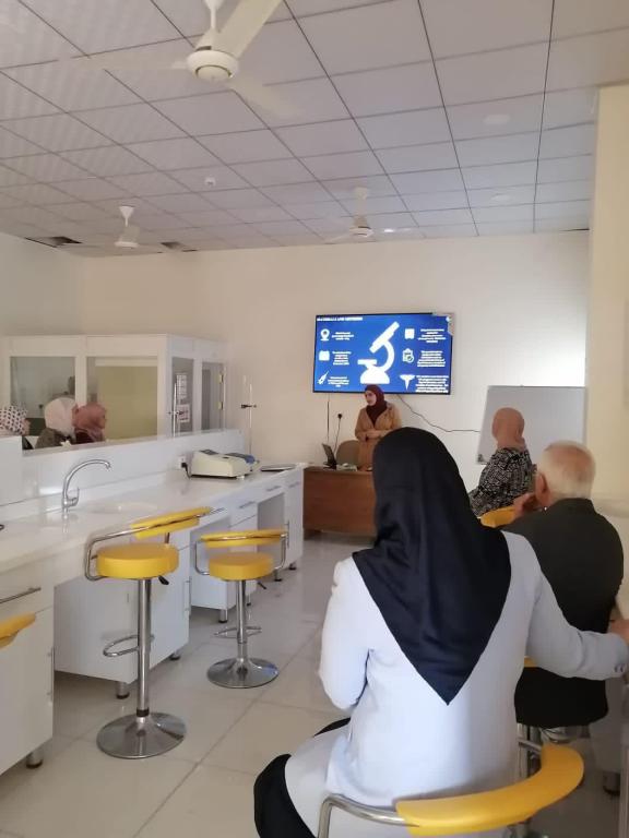 ندوة في مختبر الكيمياء الحياتية بعنوان "Association between thyroid disorder whit high blood pressure in pregnant women from Karbala city - Iraq “